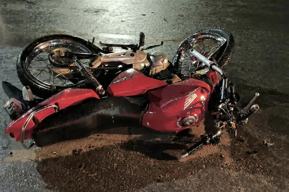 Motociclista fica em estado gravíssimo após colisão violenta no cruzamento da K5 com T-9, em Ji-Paraná