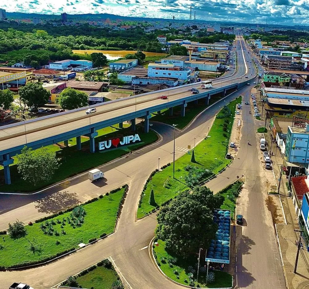 Ji-Paraná vira o ano no silêncio: Ausência de Réveillon expõe abandono do lazer público e decepciona população