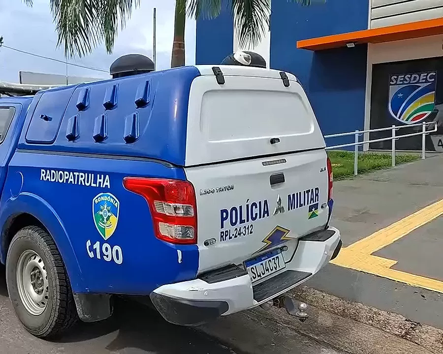 Agressão contra mulher em via pública gera revolta entre pedestres na Av. Brasil — Polícia Militar prende casal após ataque