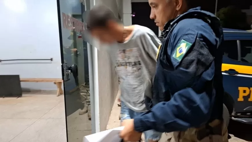 PRF apreende 1kg de maconha durante abordagem a motociclista em Ji-Paraná