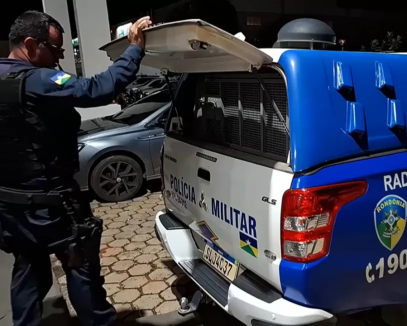 Mulher embriagada surta, ameaça matar mãe e filho com canivete e acaba levada à UNISP após ação da PM em Ji-Paraná