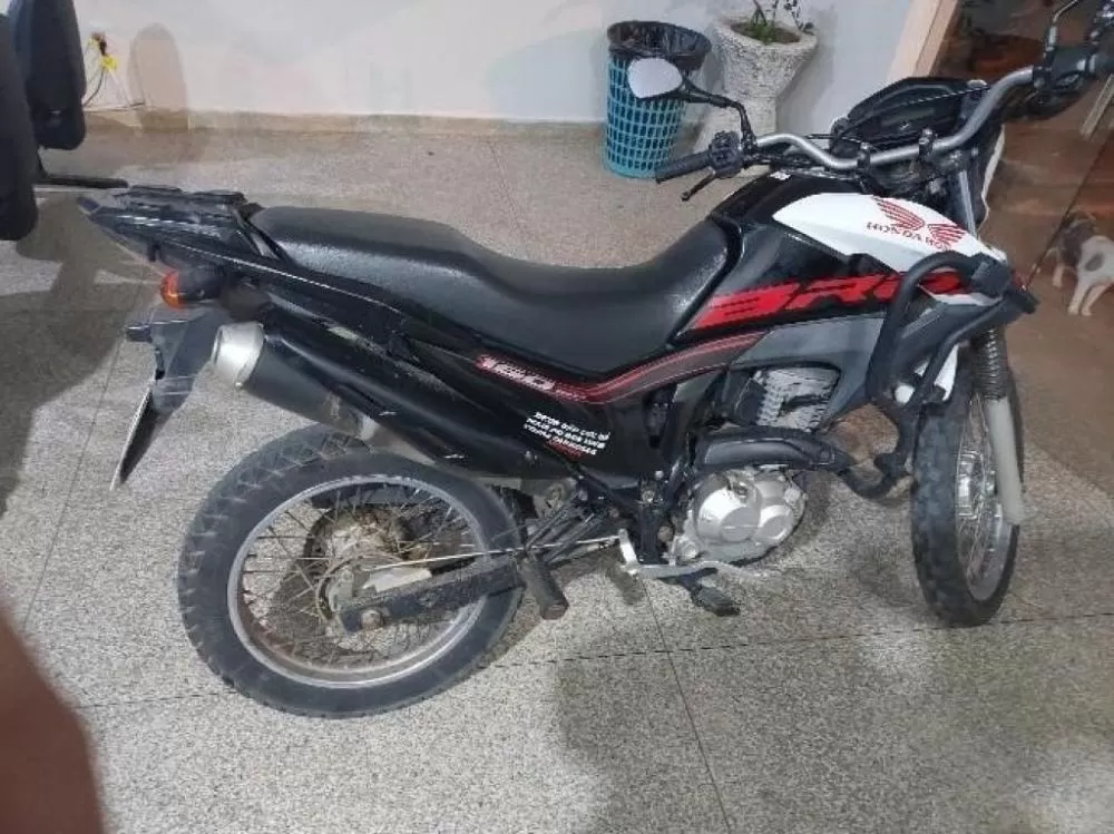 Polícia Militar Recupera Motocicleta Roubada e Prende Suspeito de Receptação