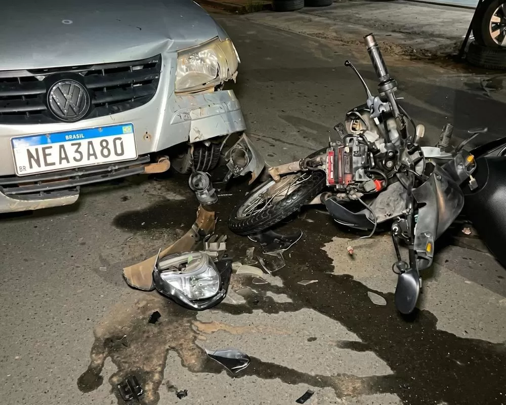 Colisão na T‑23 em Ji‑Paraná: carro invade pista e deixa mulher ferida em acidente de forte impacto