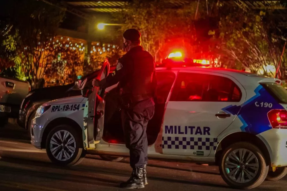 Tentativa de Homicídio em Ji-Paraná: Facadas e Atropelamento Durante a Noite