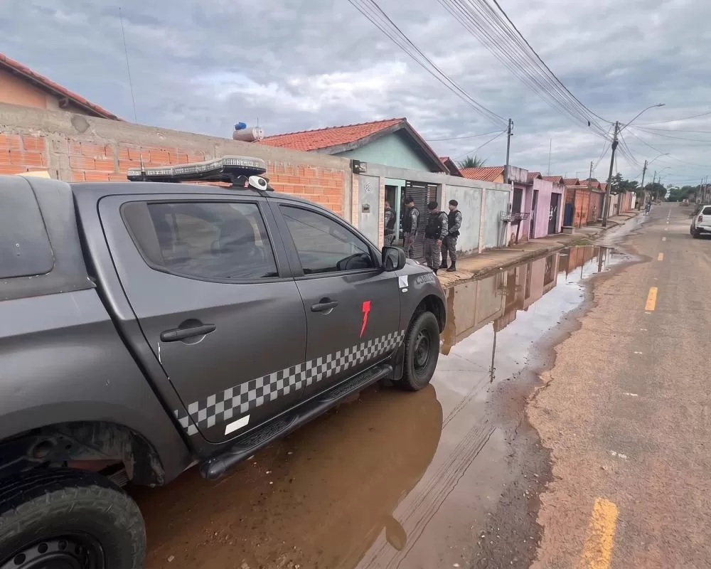 PATAMO prende mulher durante operação contra o crime organizado no bairro Capelasso em Ji-Paraná