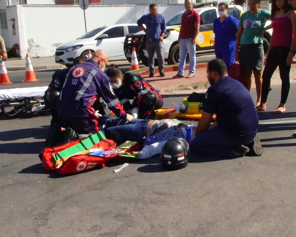 Colisão entre dois veículos durante a cavalgada da Expojipa termina em briga na K-5 em Ji-Paraná