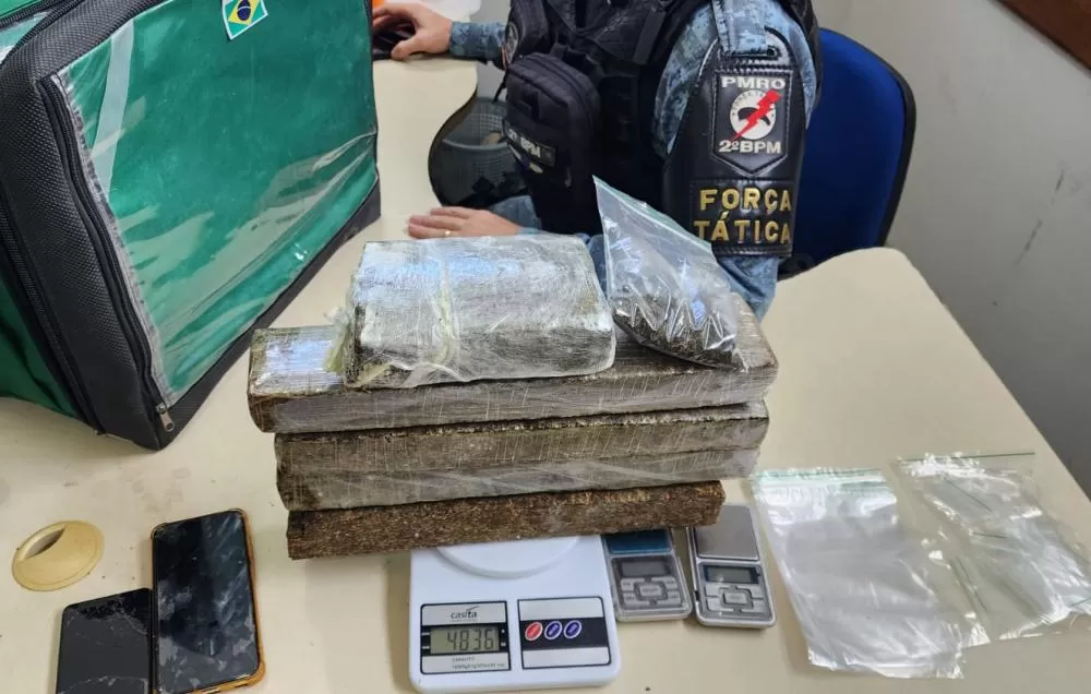 Polícia Militar Apreende Quase 5 kg de Drogas e Prende Suspeita de Tráfico em Ji-Paraná