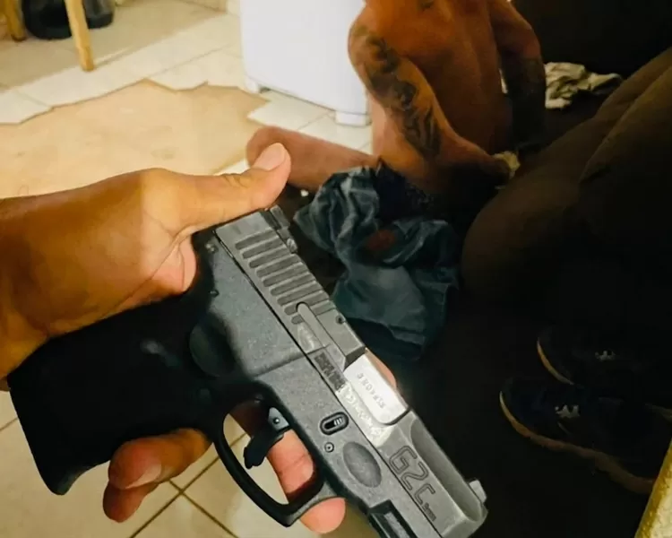 Polícia Militar prende homem com pistola 9mm de numeração raspada no bairro Rondon I em Ji-Paraná