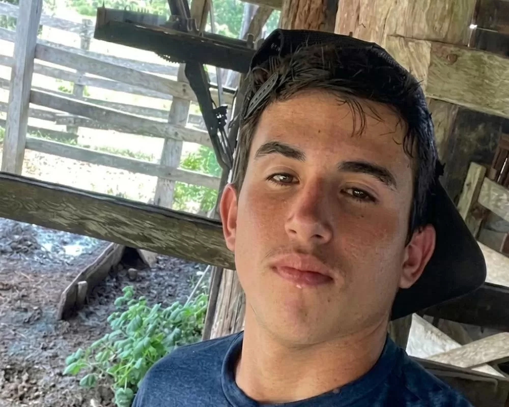 Jovem de 20 anos morre após possível descarga elétrica enquanto consertava bomba de água em área rural 