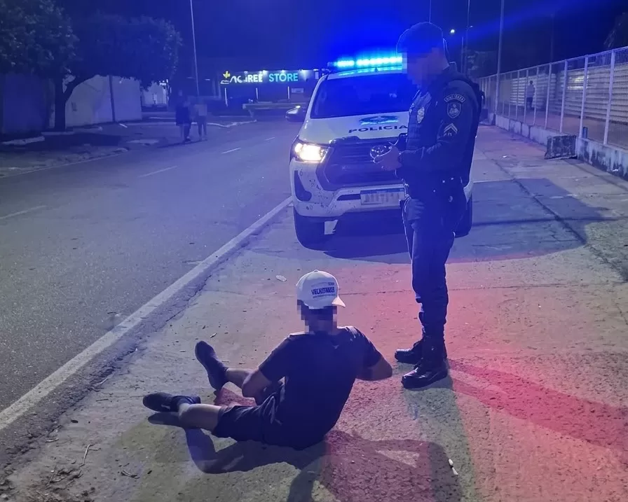 Avô persegue e ataca homem a pauladas após o neto relatar tentativa de levá-lo até pista de skate em Ji-Paraná