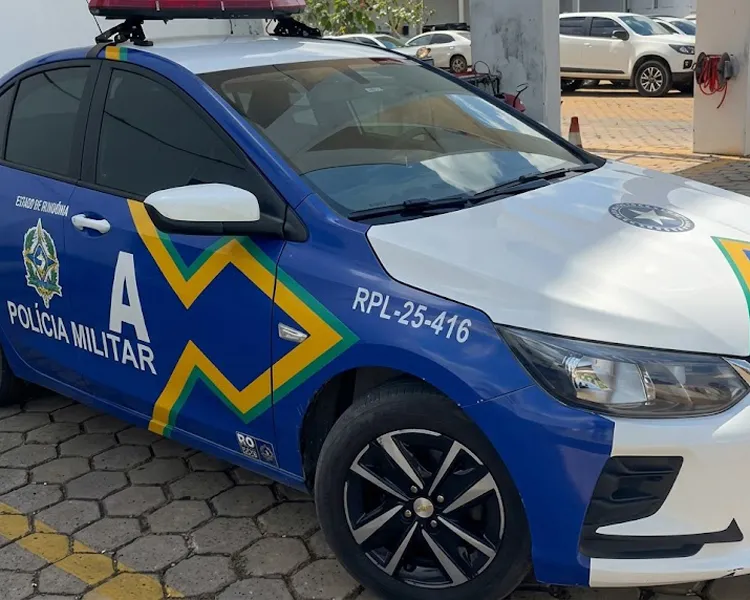 Discussão de casal termina em prejuízo e atitudes extremas de mulher com danos em carro e moto do marido em Ji-Paraná 