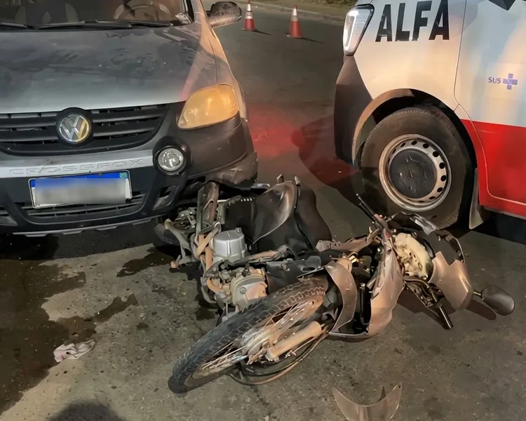 Colisão frontal violenta entre motos Honda Biz e motocicleta Titan 98 chama atenção pelo impacto na Linha 94 em Ji-Paraná