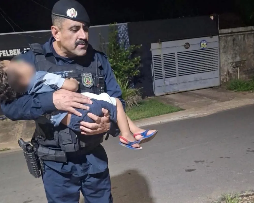 Bebê de 2 anos é resgatado e protegido pela PM em Ji-Paraná após ser achado com homem desacordado entre T-09 e T-10
