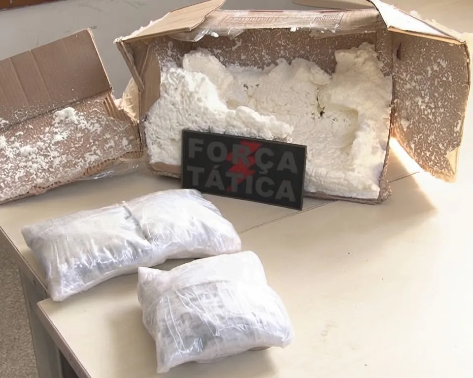 Carga suspeita com mais de 1 kg de skunk enviada de Ji-Paraná ao Rio Grande do Sul foi apreendida pela Polícia Militar