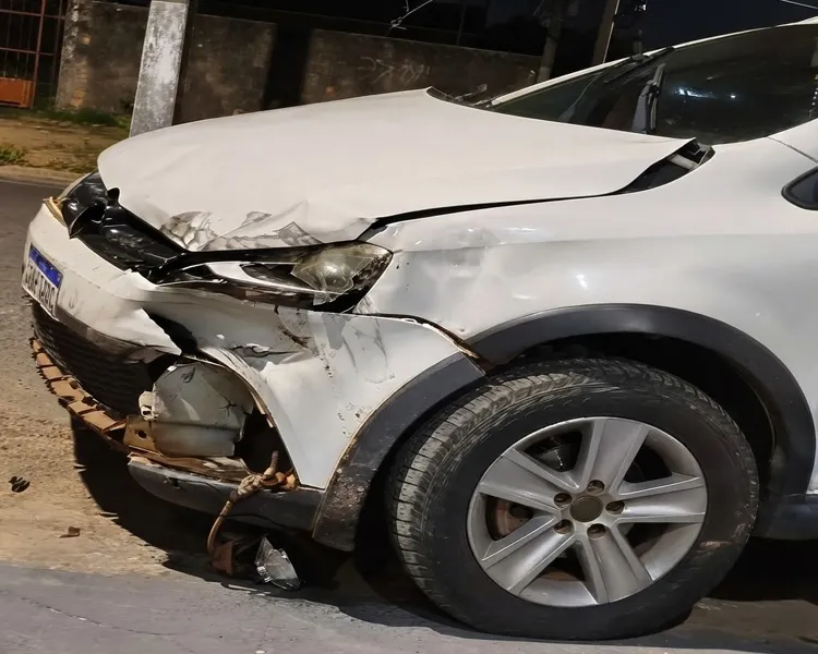 Acidente entre VW CrossFox e Fiat Strada é registrado no cruzamento da T-15 com Avenida Aracaju em Ji-Paraná