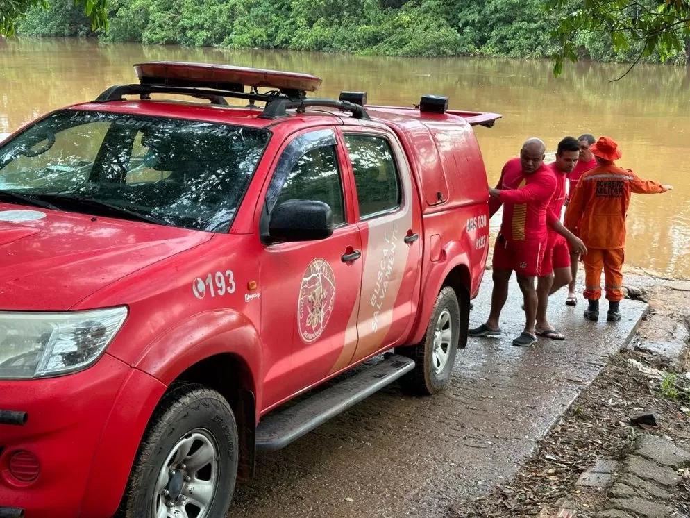 Equipe de Mergulhadores de Ji-Paraná Localiza de Corpo de Jovem Afogado em Rio