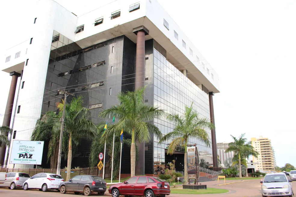 Justiça de Ji-Paraná Condena Trio por Roubo com Violência e Associação Criminosa