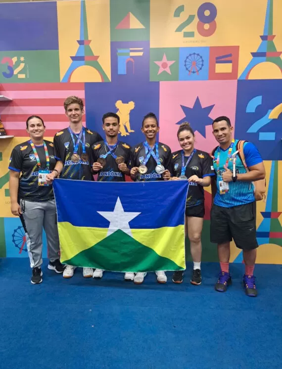 Atletas de Ji-Paraná brilham nos Jogos da Juventude 2024 com sete medalhas no badminton