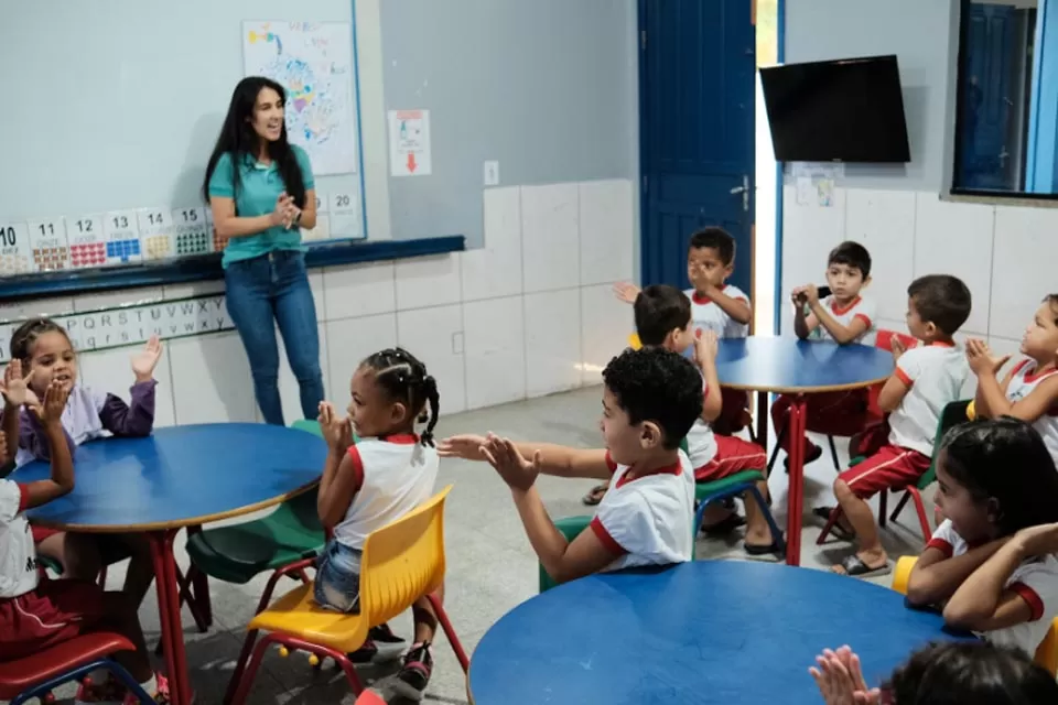 Semed de Ji-Paraná Recebe Selo de Ouro do Ministério da Educação por Avanços na Alfabetização