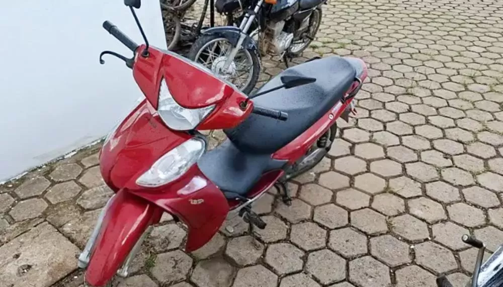 Ji-Paraná: Polícia Militar Recupera Moto Honda Biz Roubada no Bairro Nossa Senhora de Fátima 